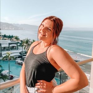 Meet your Posher, Olivia